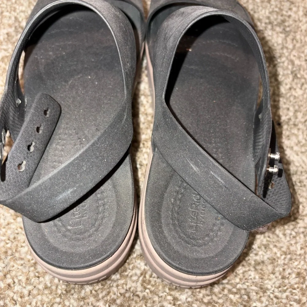 CROCS Black platform sandals size 8 - Picture 3 of 4